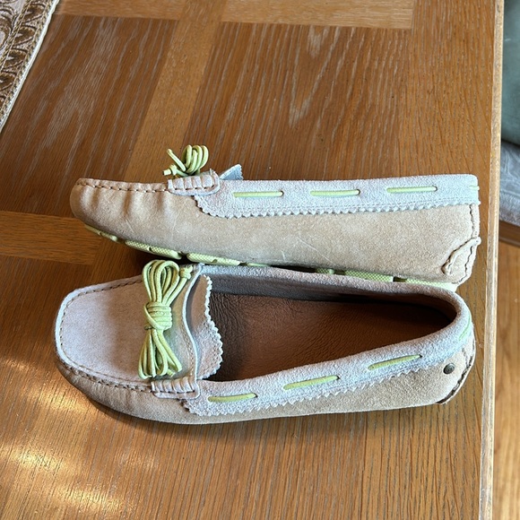 Ugg suede leather Comfy  beige vanilla 7 moccasins shoes lemon lime accent - Picture 8 of 8
